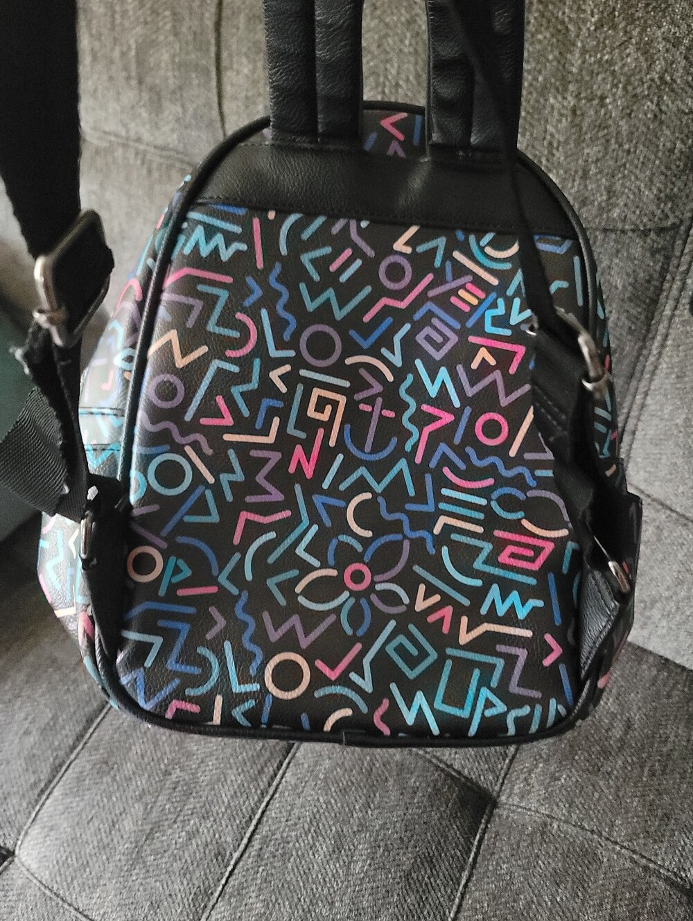 Stranger Things Funko 80s Print Backpack - Picture 5 of 13